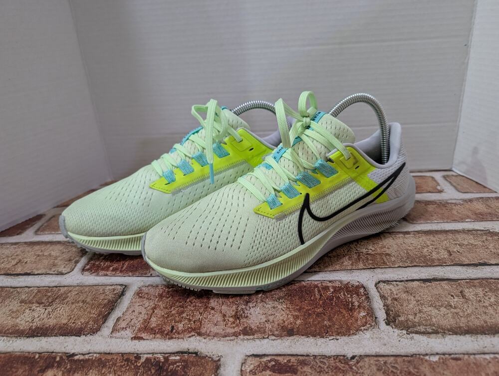 Nike Air Zoom Pegasus 38 CW7358-700 Yellow Running Shoes Sneakers Women's Size 9